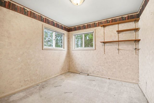 1S165 Buttercup Lane, Villa Park, IL 60181