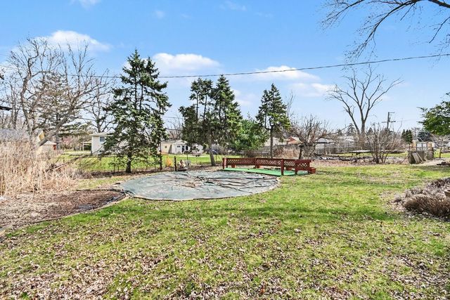 1S165 Buttercup Lane, Villa Park, IL 60181