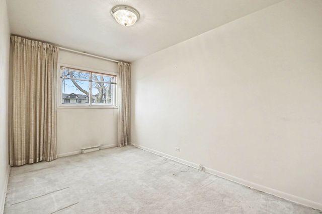 1S165 Buttercup Lane, Villa Park, IL 60181