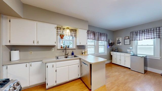 298 Broadacre Avenue, Clawson, MI 48017