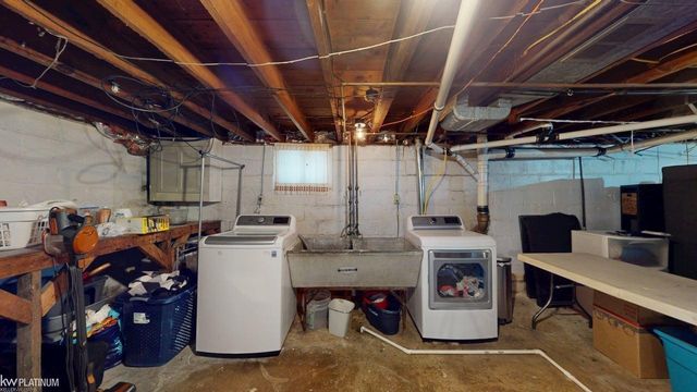 298 Broadacre Avenue, Clawson, MI 48017