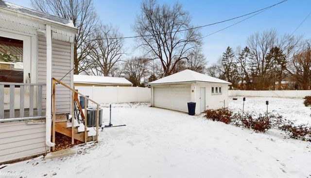 298 Broadacre Avenue, Clawson, MI 48017