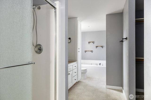 1020 NW 14th Way, Oak Harbor, WA 98277