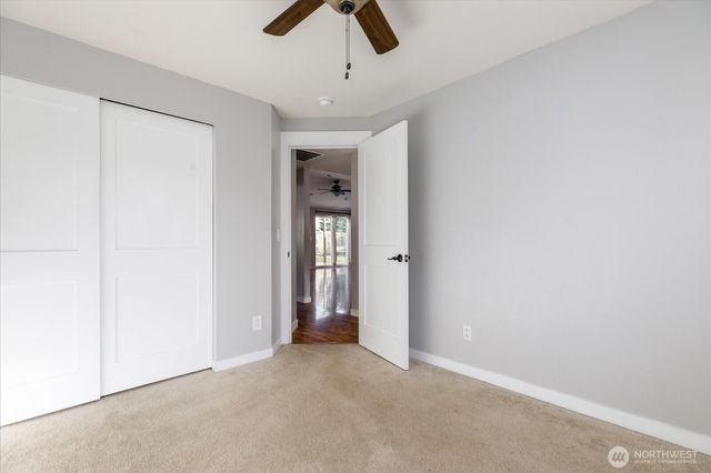 1020 NW 14th Way, Oak Harbor, WA 98277