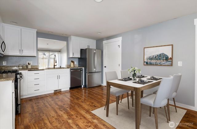 1020 NW 14th Way, Oak Harbor, WA 98277