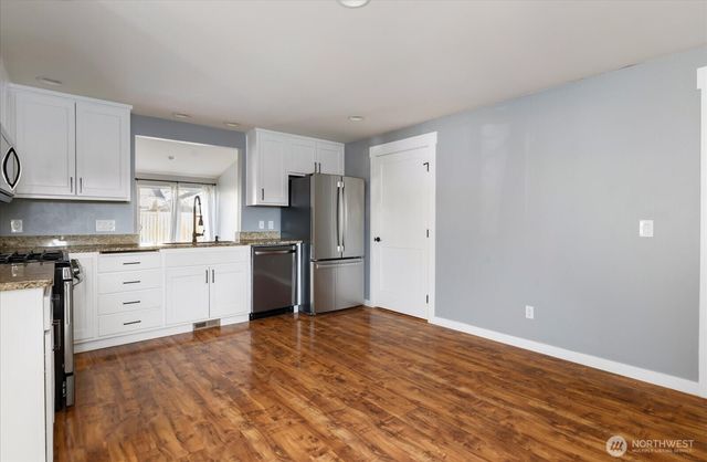 1020 NW 14th Way, Oak Harbor, WA 98277