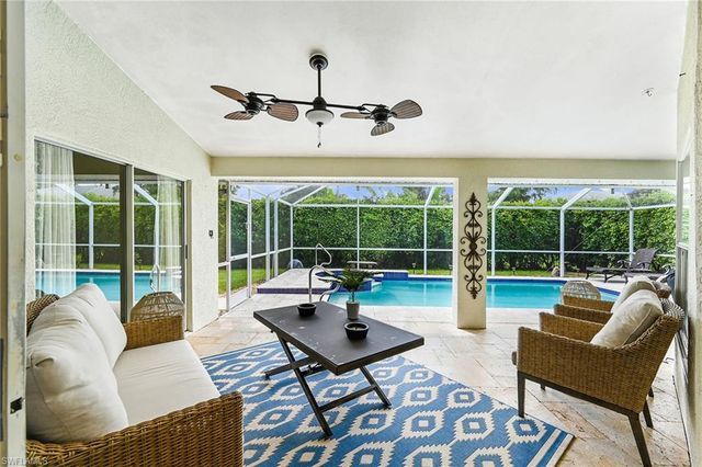 589 Lambton LN, Naples, FL 34104