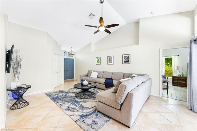 589 Lambton LN, Naples, FL 34104