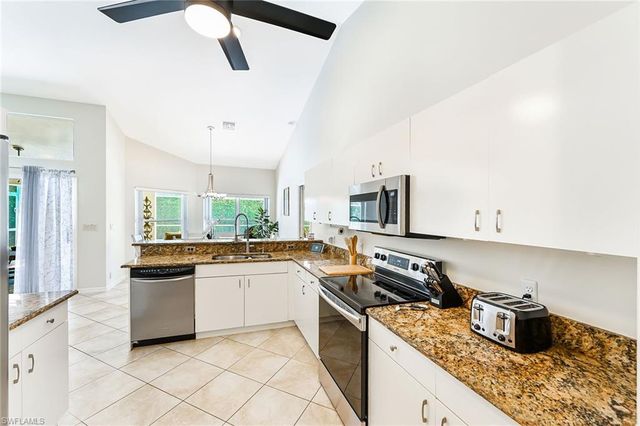 589 Lambton LN, Naples, FL 34104