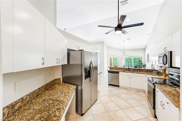 589 Lambton LN, Naples, FL 34104