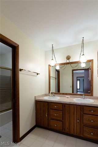 495 Cahoon Road, Bay Village, OH 44140
