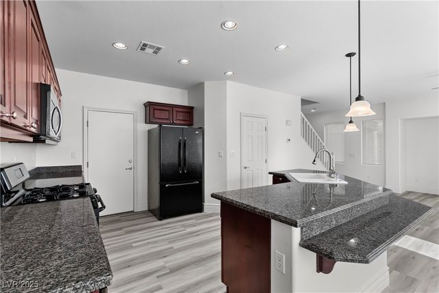 181 Short Ruff Way, Las Vegas, NV 89148