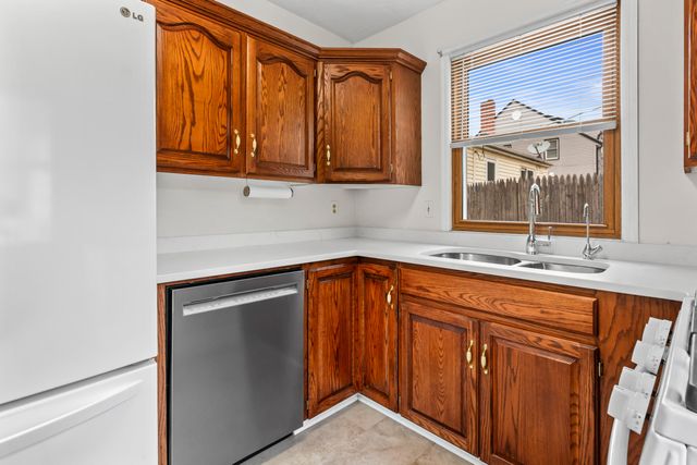 1511 N BROADWAY, Council Bluffs, IA 51503