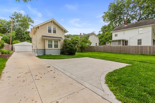 1511 N BROADWAY, Council Bluffs, IA 51503