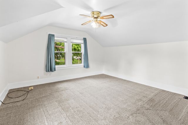 1511 N BROADWAY, Council Bluffs, IA 51503