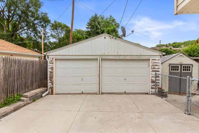 1511 N BROADWAY, Council Bluffs, IA 51503