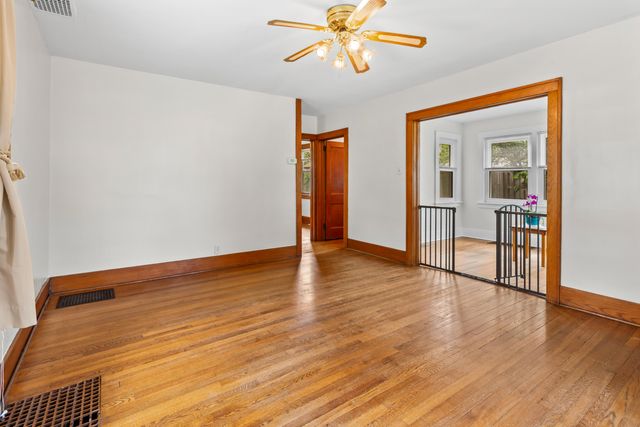 1511 N BROADWAY, Council Bluffs, IA 51503