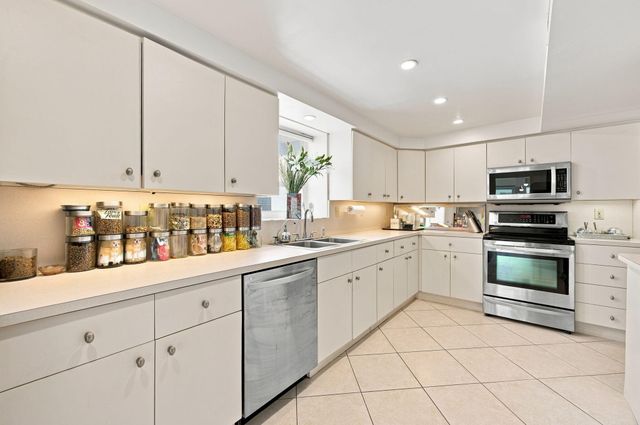 3430 GALT OCEAN Drive 911, Fort Lauderdale, FL 33308
