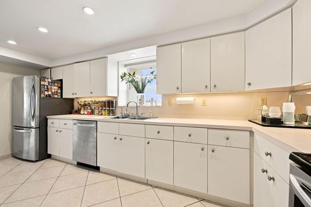3430 GALT OCEAN Drive 911, Fort Lauderdale, FL 33308