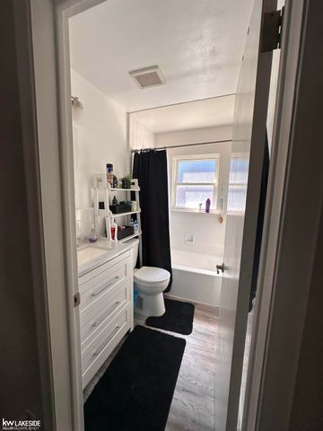 21443 Arrowhead Street, Saint Clair Shores, MI 48082