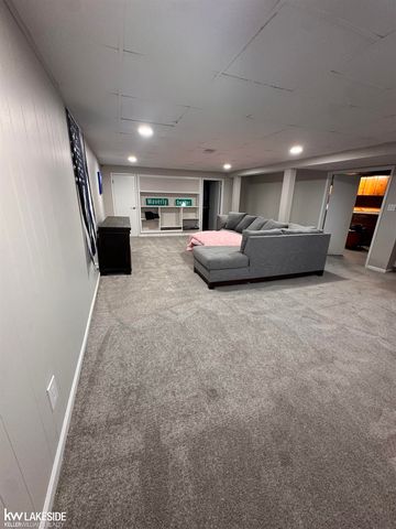 21443 Arrowhead Street, Saint Clair Shores, MI 48082