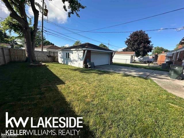 21443 Arrowhead Street, Saint Clair Shores, MI 48082