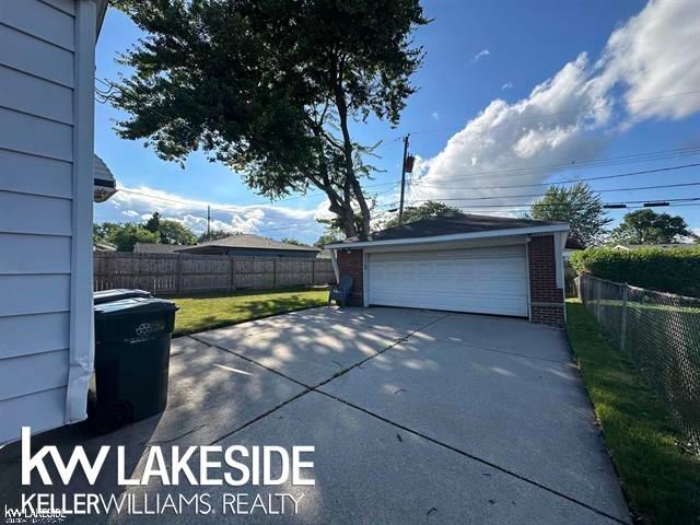 21443 Arrowhead Street, Saint Clair Shores, MI 48082