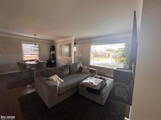 21443 Arrowhead Street, Saint Clair Shores, MI 48082