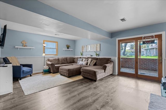 1610 Heather Drive, Aurora, IL 60506