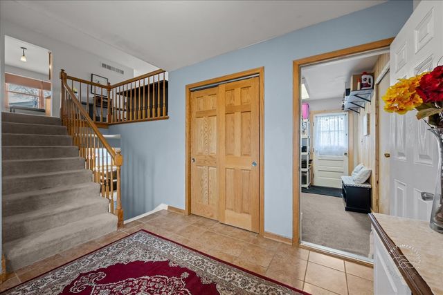 1610 Heather Drive, Aurora, IL 60506