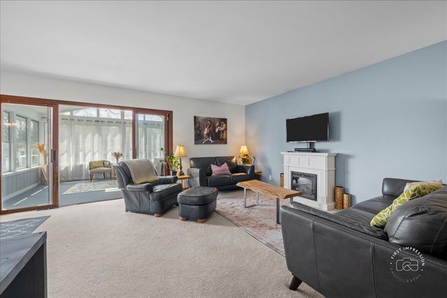 1610 Heather Drive, Aurora, IL 60506