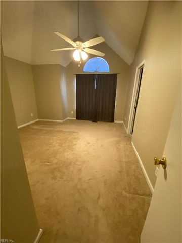 343 Gainsborough Sq Unit 4, Chesapeake, VA 23320