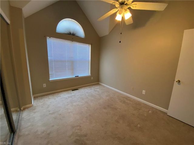 343 Gainsborough Sq Unit 4, Chesapeake, VA 23320