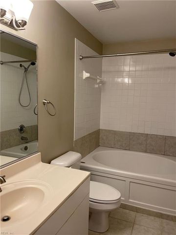 343 Gainsborough Sq Unit 4, Chesapeake, VA 23320