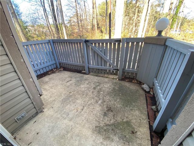 343 Gainsborough Sq Unit 4, Chesapeake, VA 23320