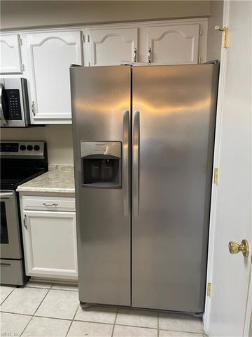 343 Gainsborough Sq Unit 4, Chesapeake, VA 23320