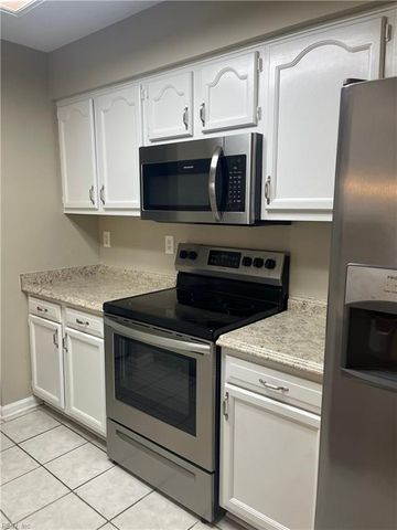 343 Gainsborough Sq Unit 4, Chesapeake, VA 23320