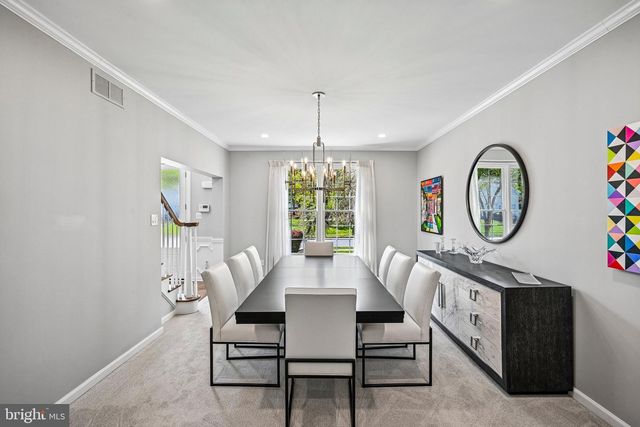 18 REGENCY DR, Voorhees, NJ 08043