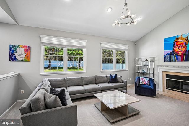 18 REGENCY DR, Voorhees, NJ 08043