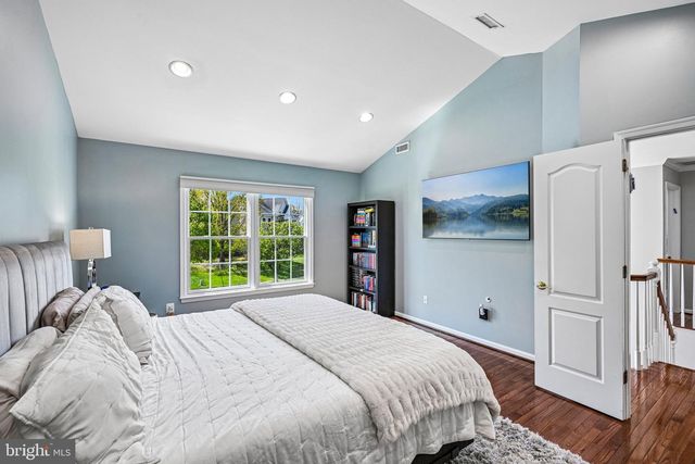 18 REGENCY DR, Voorhees, NJ 08043