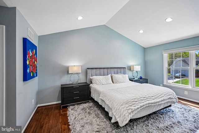 18 REGENCY DR, Voorhees, NJ 08043