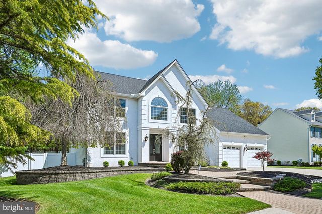 18 REGENCY DR, Voorhees, NJ 08043