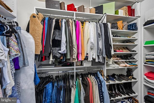 18 REGENCY DR, Voorhees, NJ 08043