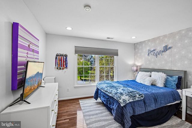 18 REGENCY DR, Voorhees, NJ 08043