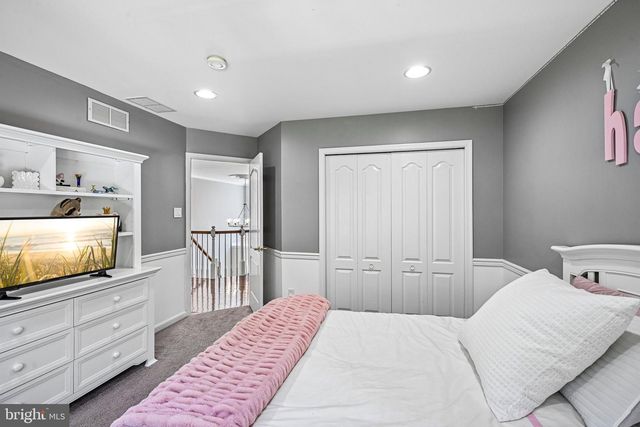 18 REGENCY DR, Voorhees, NJ 08043