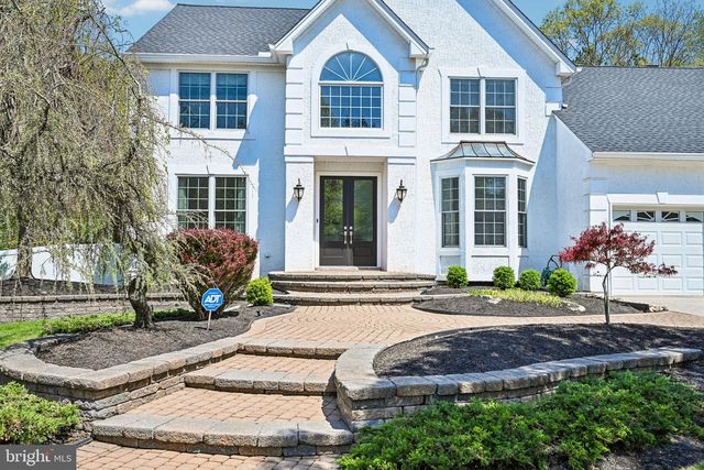 18 REGENCY DR, Voorhees, NJ 08043