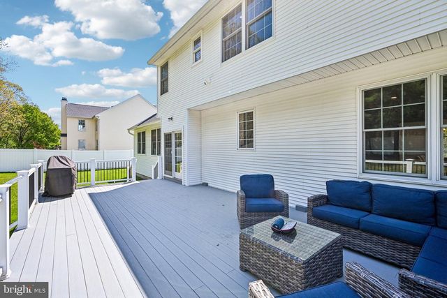 18 REGENCY DR, Voorhees, NJ 08043