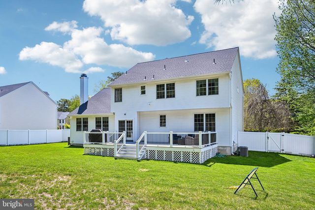 18 REGENCY DR, Voorhees, NJ 08043