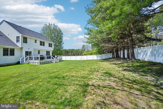 18 REGENCY DR, Voorhees, NJ 08043