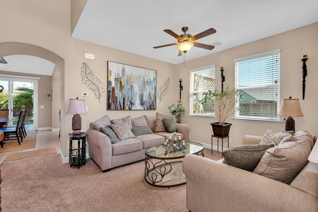 2490 N Fallbrook Dr, Los Banos, CA 93635